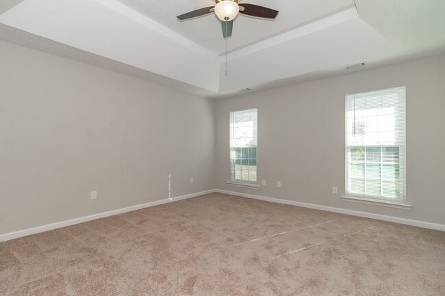 Building Photo - Ranch Near Gate 6