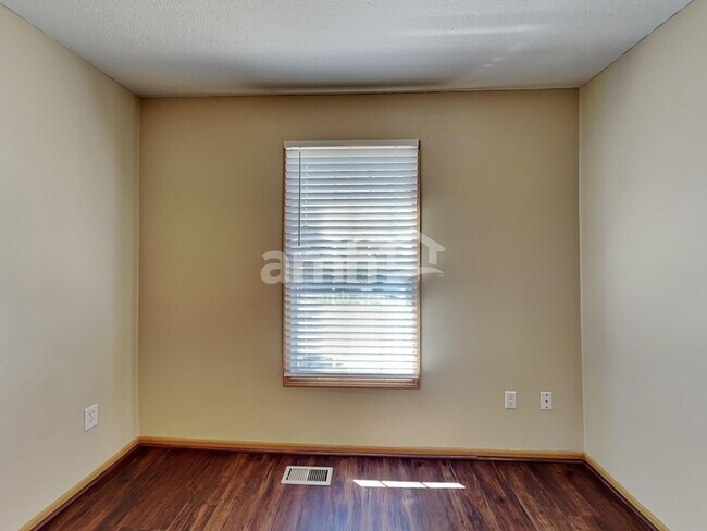 Building Photo - 7736 Powers Ridge Dr