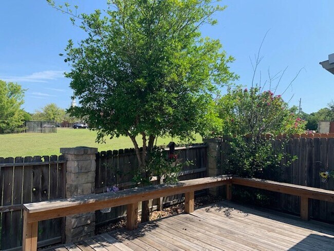 Building Photo - 1922 20th St