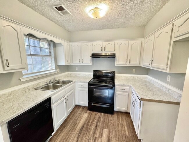 Building Photo - 4015 Hofburg St