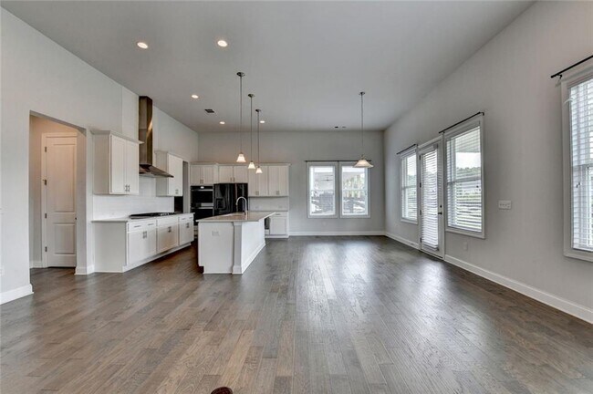 Building Photo - 3695 Andover St