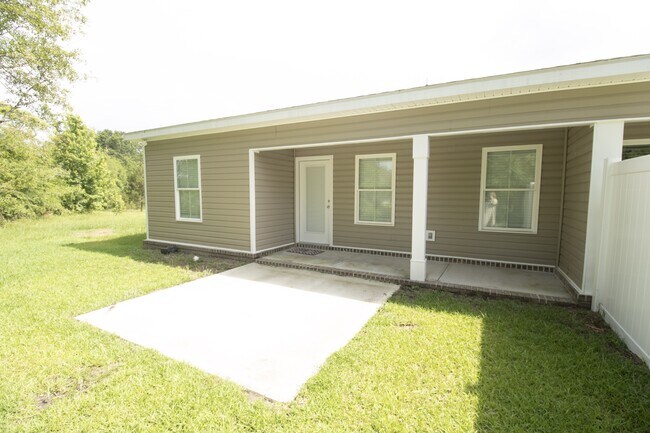 Building Photo - 106 Woodsedge Dr