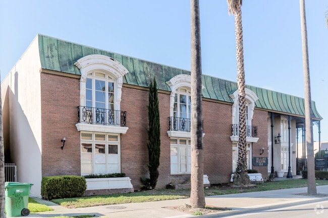 Building Photo - 1212 N Broadway