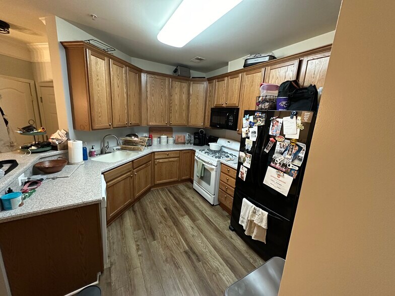 Building Photo - 23620 Overlook Park Dr