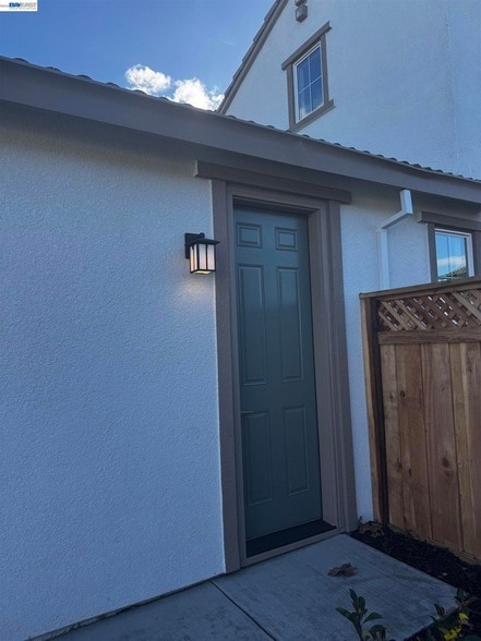 Building Photo - 1967 S Lazuli St