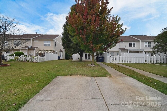 Building Photo - 9420 Rosewood Meadow Ln