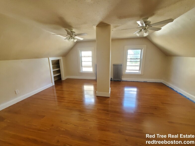 Building Photo - 8 Cross St