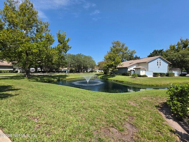 Building Photo - 1301 W Defender Ct