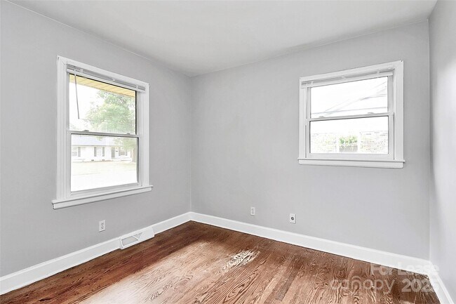 Building Photo - 4808 Brooktree Dr