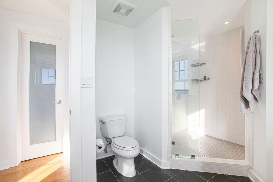 Building Photo - 199 14th St NE