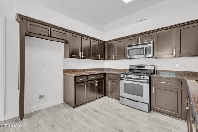 Building Photo - 6541 Dakota Ridge Dr