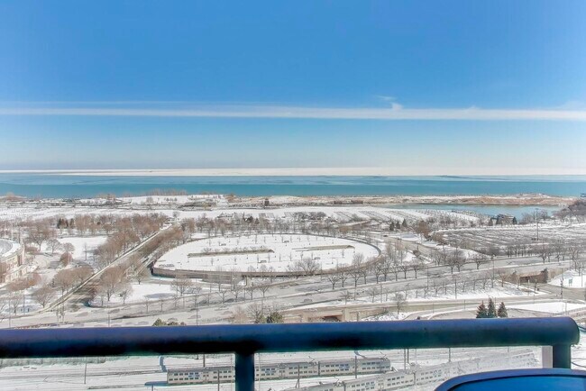 Building Photo - 1629 S Prairie Ave