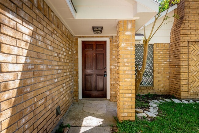 Building Photo - 412 Meadowpoint Dr