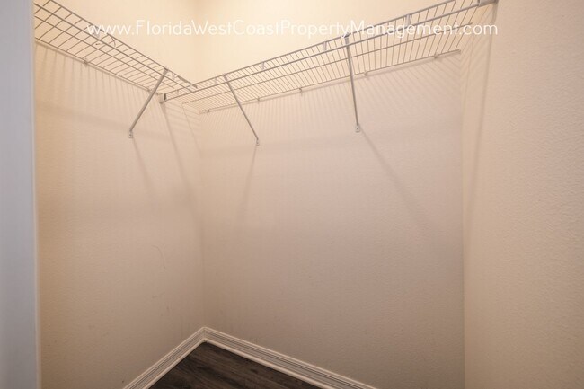 Building Photo - PET FRIENDLY LAKEWOOD RANCH 4 BED/2 BATH H...