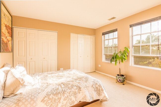 Building Photo - 577 Pinebrook Dr