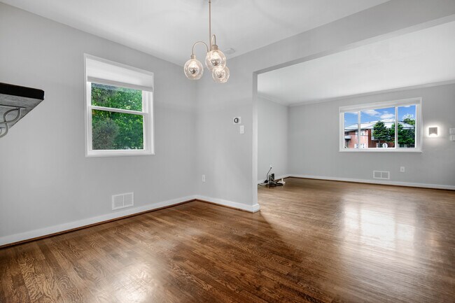 Building Photo - 4901 South Dakota Ave NE