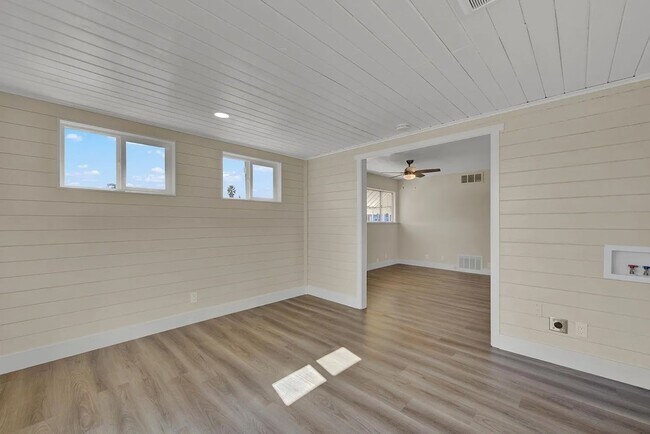 Building Photo - Downtown Vacaville 1Bed/1Bath