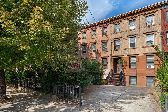 Building Photo - 288 4th St