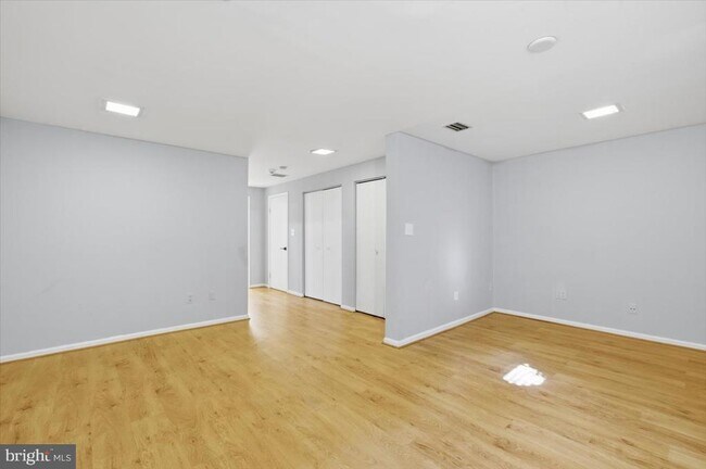 Building Photo - 14187 Royal Oak Ln