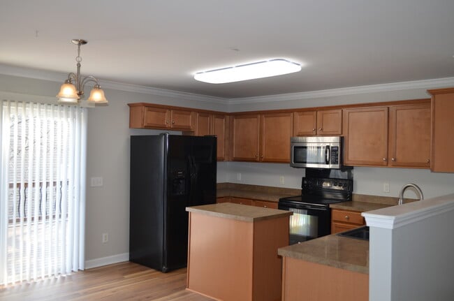 Building Photo - 1401 Peppermint Ln