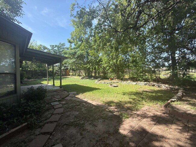 Building Photo - Charming Single-Story Corner Lot Home with...
