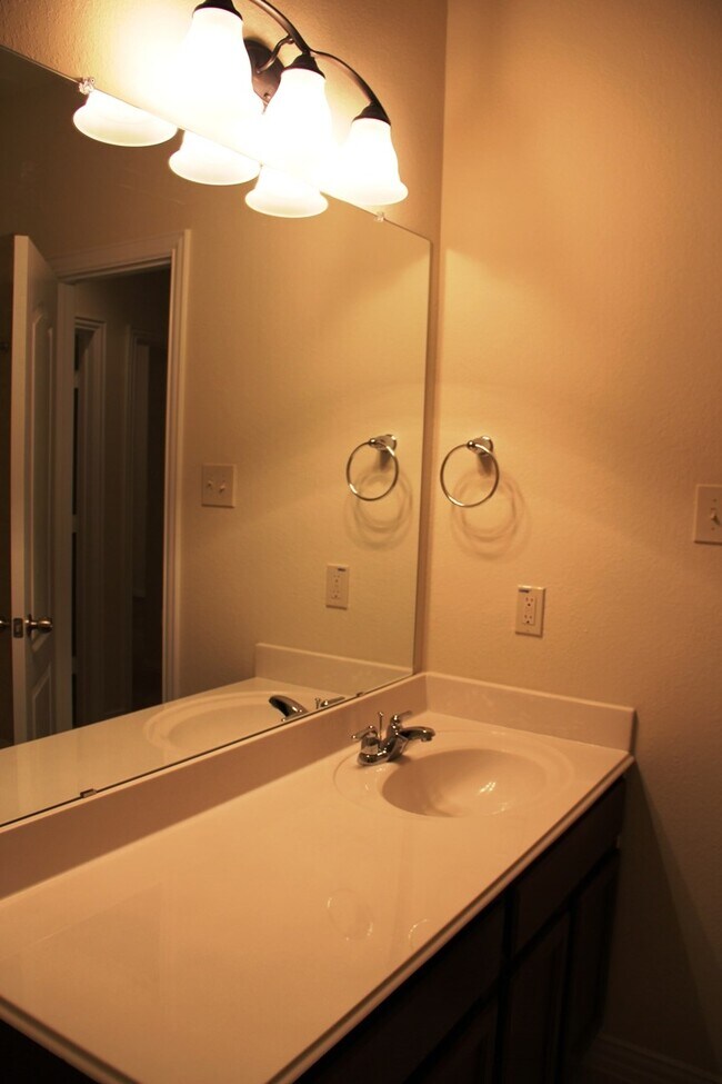 Building Photo - 2306 Snowy Egret Drive
