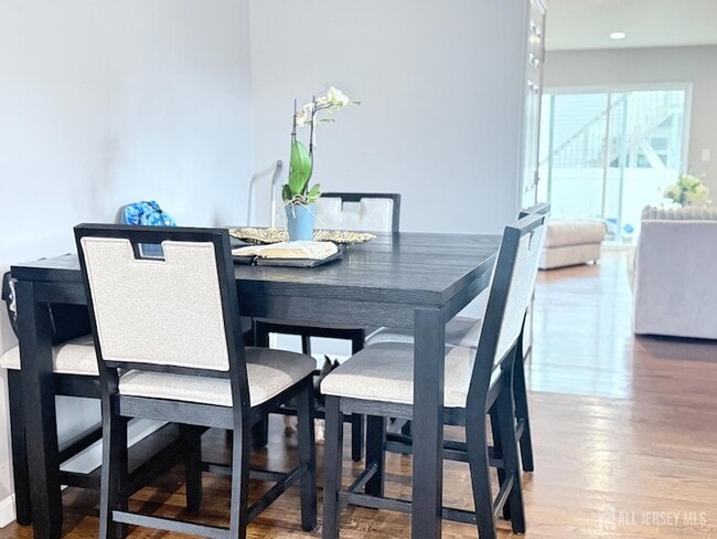 Building Photo - 42 Nelson Ave