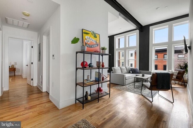 Building Photo - 1221 4 St