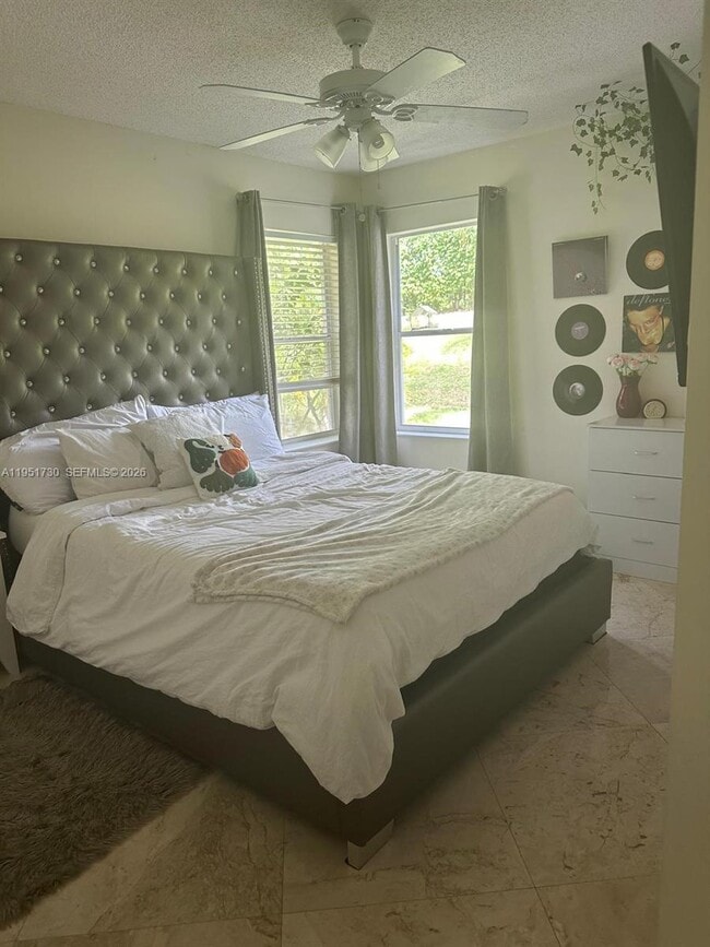 Building Photo - 19922 Dinner Key Dr