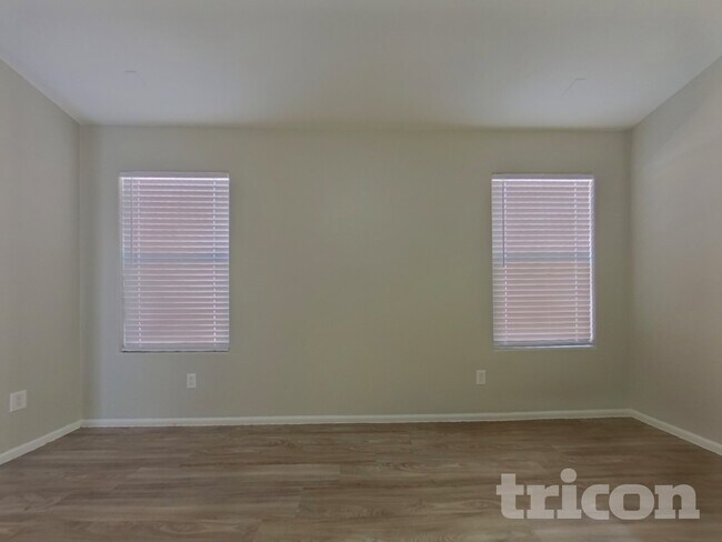 Building Photo - 2116 S 160th Ln