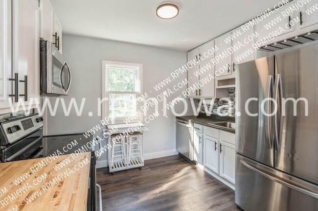 Building Photo - 2935 Indianapolis Ave