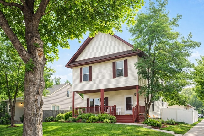 Building Photo - 1600 N Thomas Ave