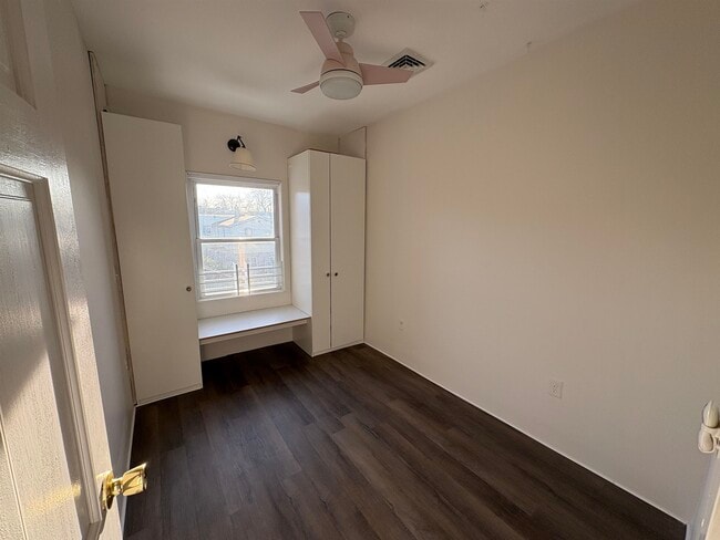 Building Photo - 75A Lexington Ave