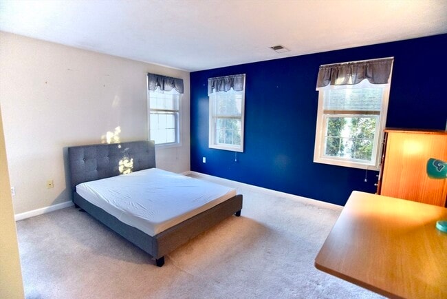 Building Photo - 172 Edgehill Rd