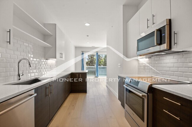 Building Photo - Newer Studio Apt in RiNo District in Denver 1 Underground Parking Space!