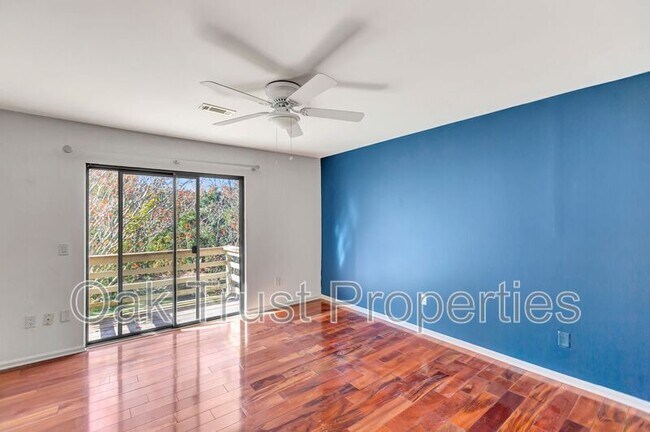 Building Photo - 309 St Charles Ct