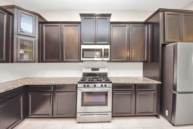 Building Photo - 8114 Silverspot Ln