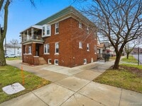 Building Photo - 2000 Dalzelle St