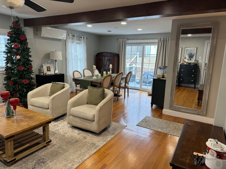 Building Photo - 23 Tiverton Pky