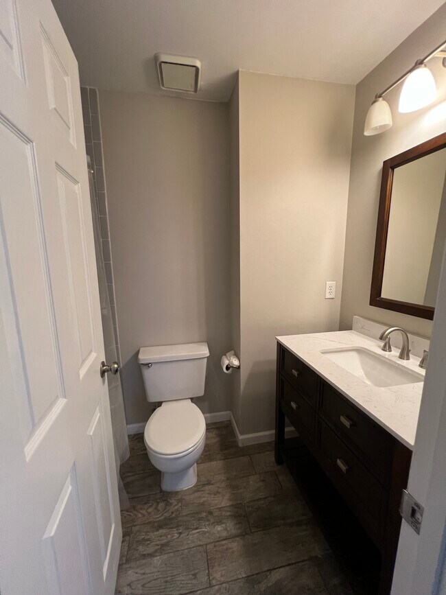 Building Photo - 1115 Monaco Dr