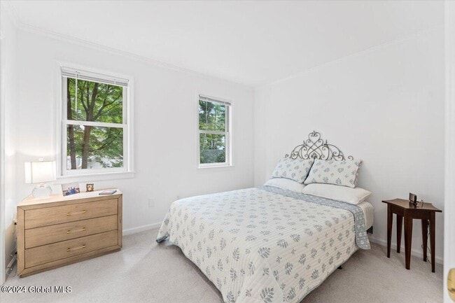 Building Photo - 12 Vallera Rd