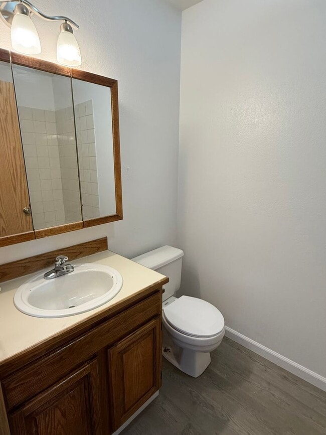 Building Photo - Move in BONUS- 2 weeks FREE! | New kitchen...