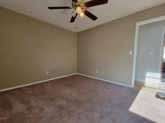 Building Photo - 62 Seabreeze Way