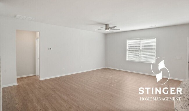 Building Photo - 70 Keowee Ln