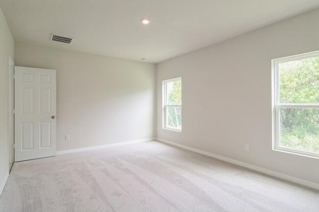 Building Photo - 3374 N Park Dr