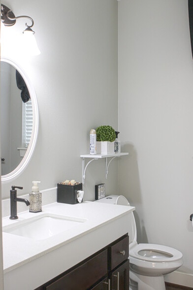 Building Photo - 7801 Rushmore Ave NE