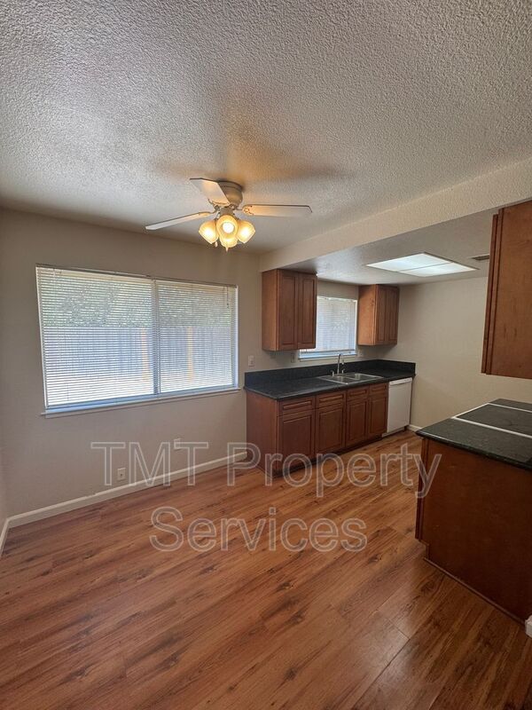 Building Photo - 9341 Camada Ct