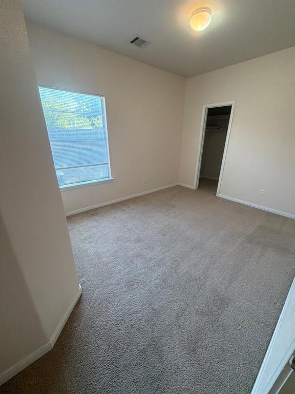 Building Photo - 2831 Southampton Way