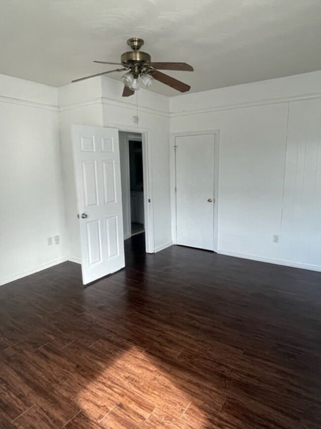 Building Photo - FOR RENT WILLOUBHY AREA!