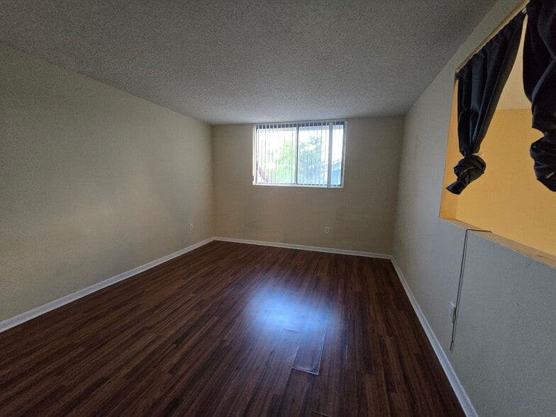 Building Photo - 8255 SW 152nd Ave